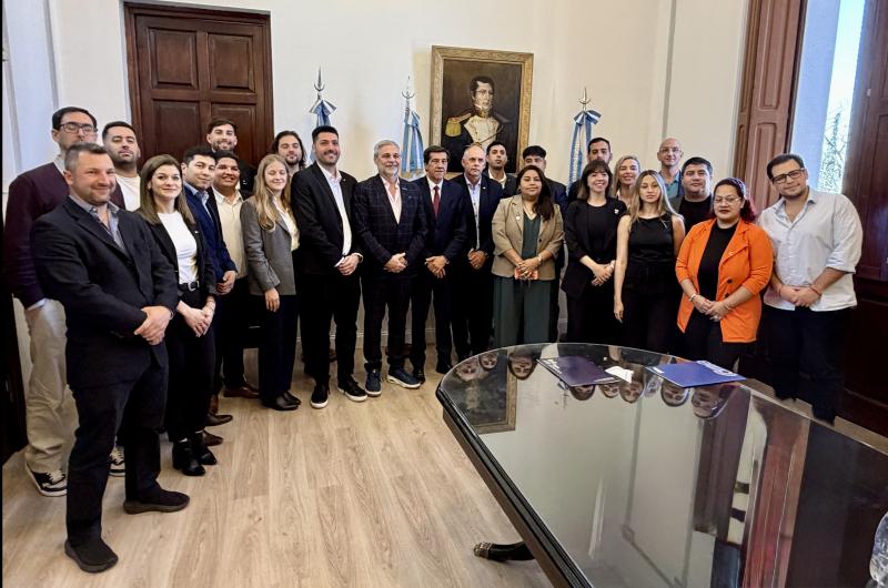 El gobernador Carlos Sadir recibioacute a la mesa nacional de Came Joven