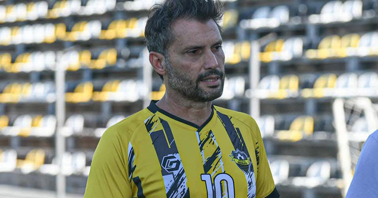 El presidente de Recoleta descartoacute jugar ante Boca- ldquoO juego o soy dirigenterdquo