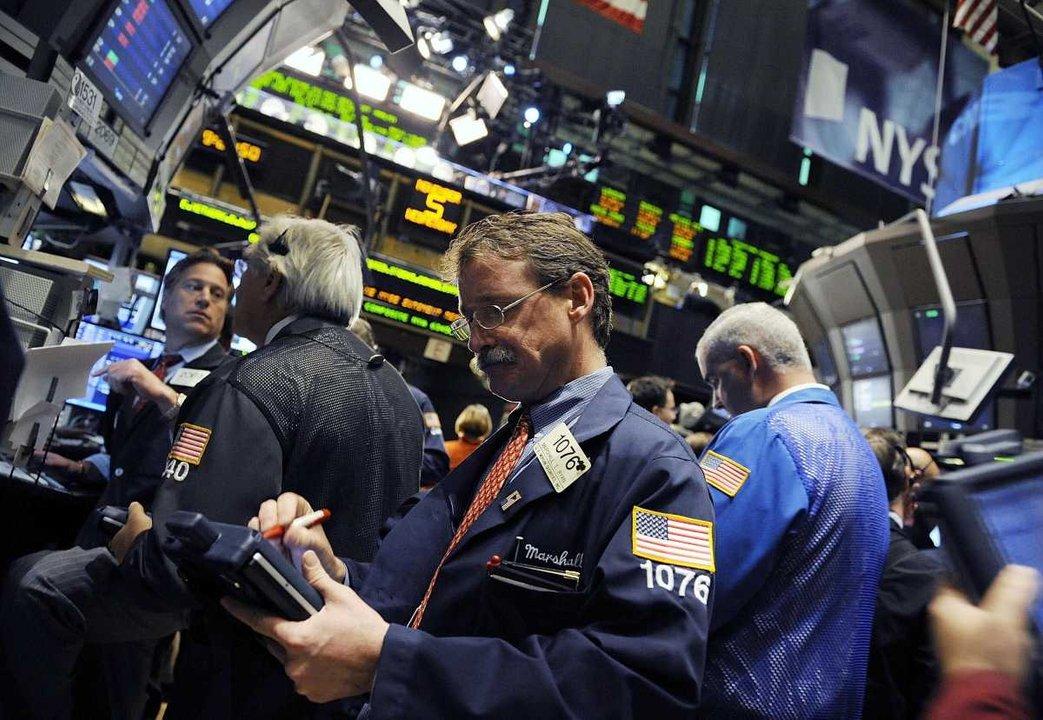 Cerroacute una semana con suba del riesgo paiacutes y baja de acciones