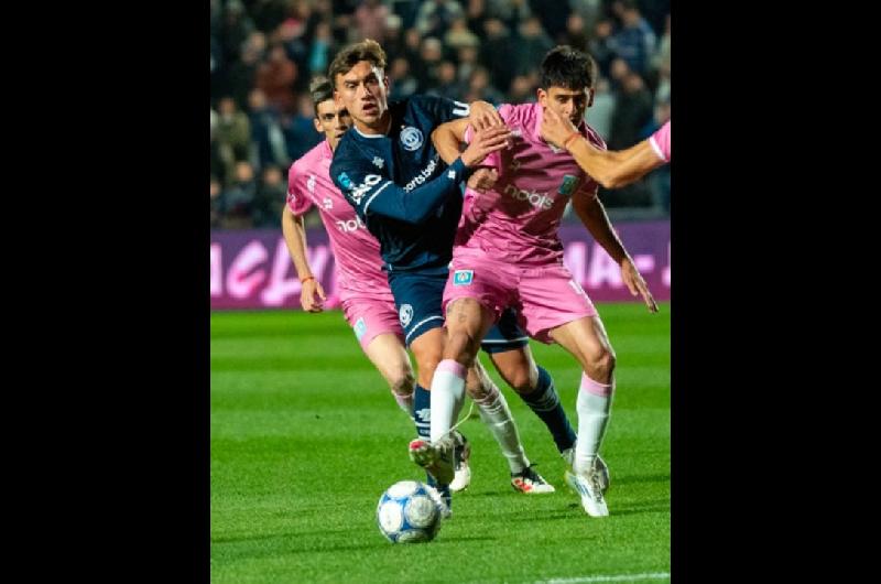 Independiente Rivadavia le ganoacute a Estudiantes de Riacuteo Cuarto y sigue cerca de la punta del Torneo Clausura 2026