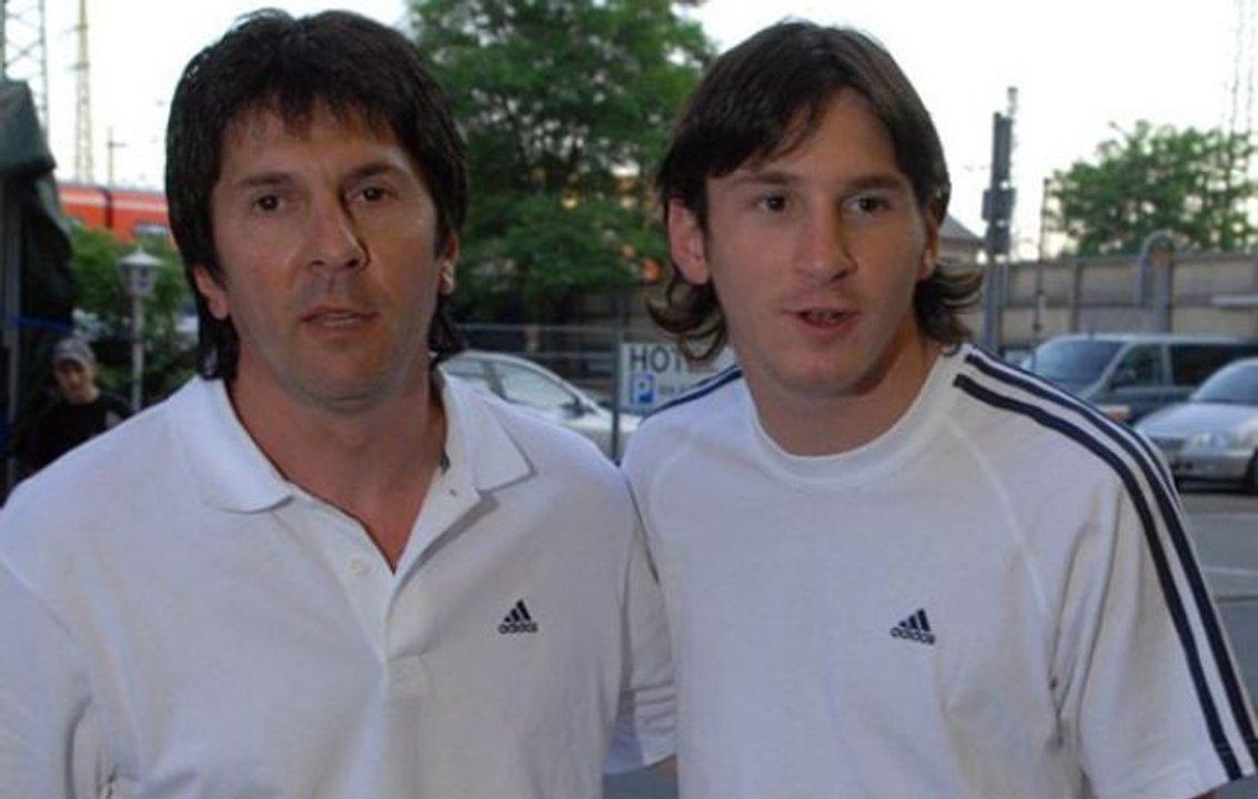 El diacutea que Jorge Messi renuncioacute a su trabajo para acompantildear a su hijo a cumplir su suentildeo