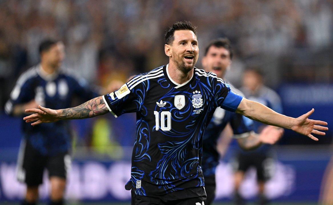 Lionel Messi arribaraacute a Rosario despueacutes de las 20 para despedir a su padre