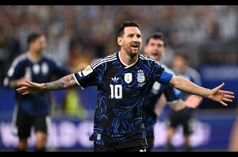 Lionel Messi arribaraacute a Rosario despueacutes de las 20 para despedir a su padre