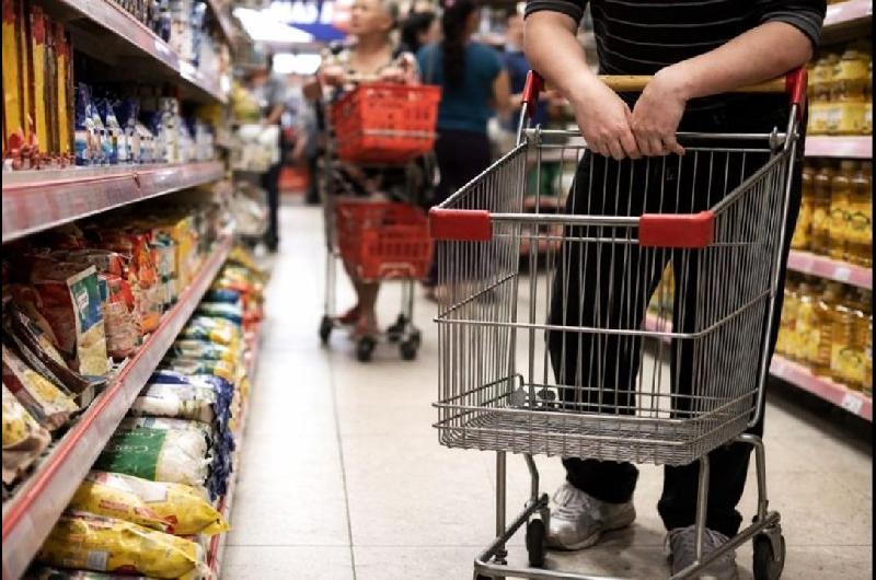 Economiacutea en dos velocidades- crece el agro y la energiacutea pero se deterioran el empleo y el consumo