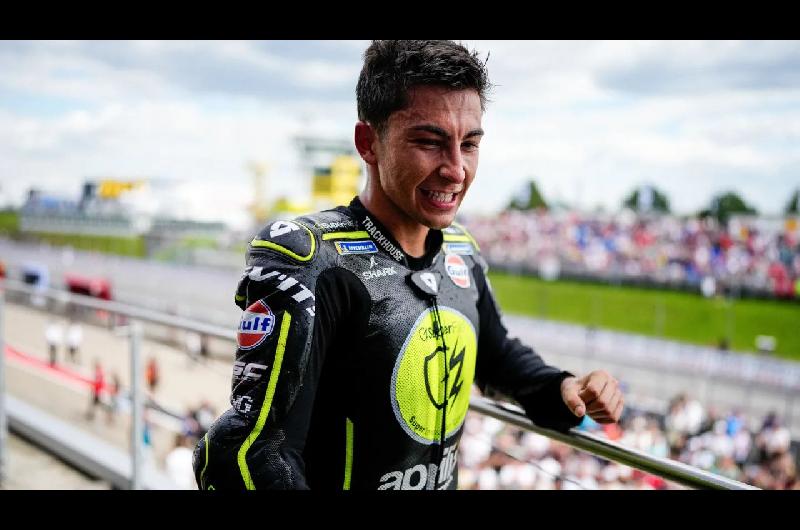 MotoGP- Rauacutel Fernaacutendez se impuso de punta a punta y Aprilia celebroacute un podio completo en Silverstone