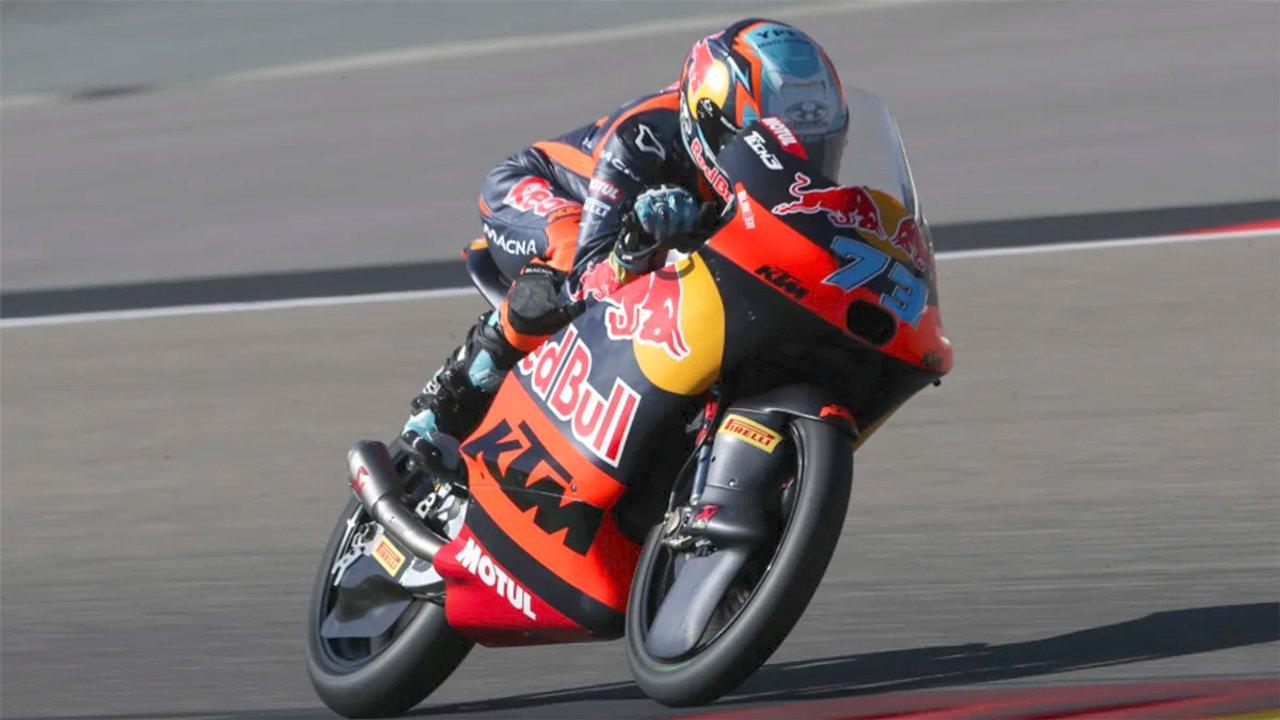 Valentiacuten Perrone volvioacute al podio en Moto3 con un tercer puesto en el GP de Gran Bretantildea