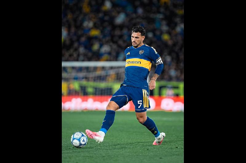 La policiacutea reprimioacute a los hinchas de Boca en el partido ante Veacutelez