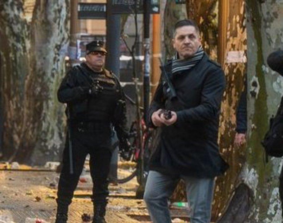 Habriacutean identificado al policiacutea sin uniforme que disparoacute en las inmediaciones del Congreso durante el debate en el Senado
