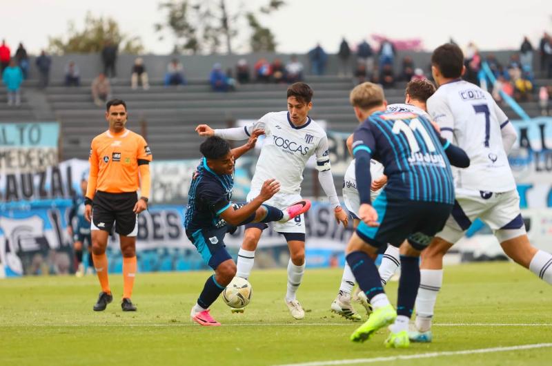 Gimnasia resignoacute la punta ante Tristaacuten Suaacuterez