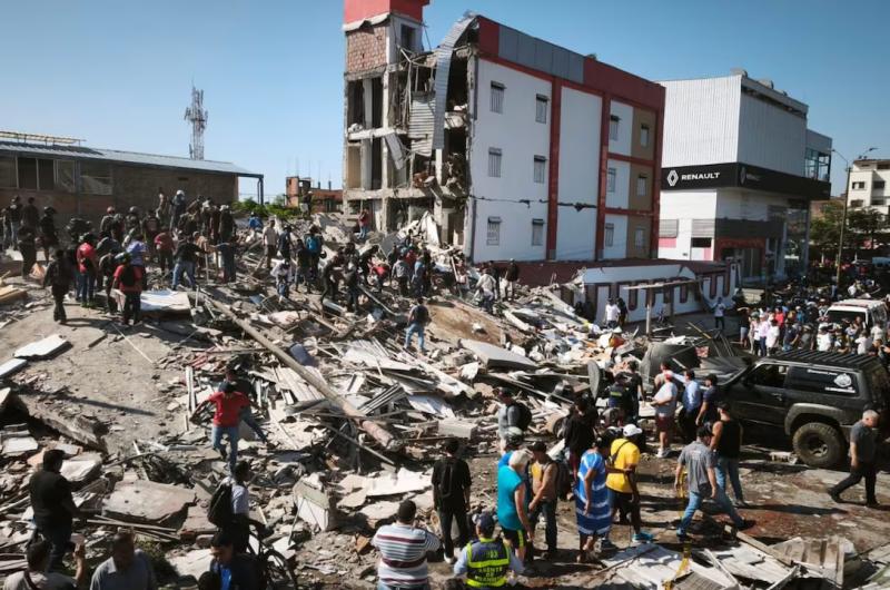 Potente terremoto en Colombia provocoacute al menos 111 muertos 