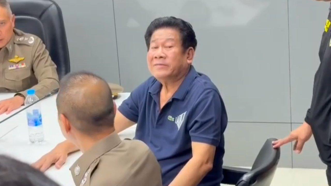 Un exdiputado matoacute a un funcionario en Tailandia y lo confesoacute en vivo por TV