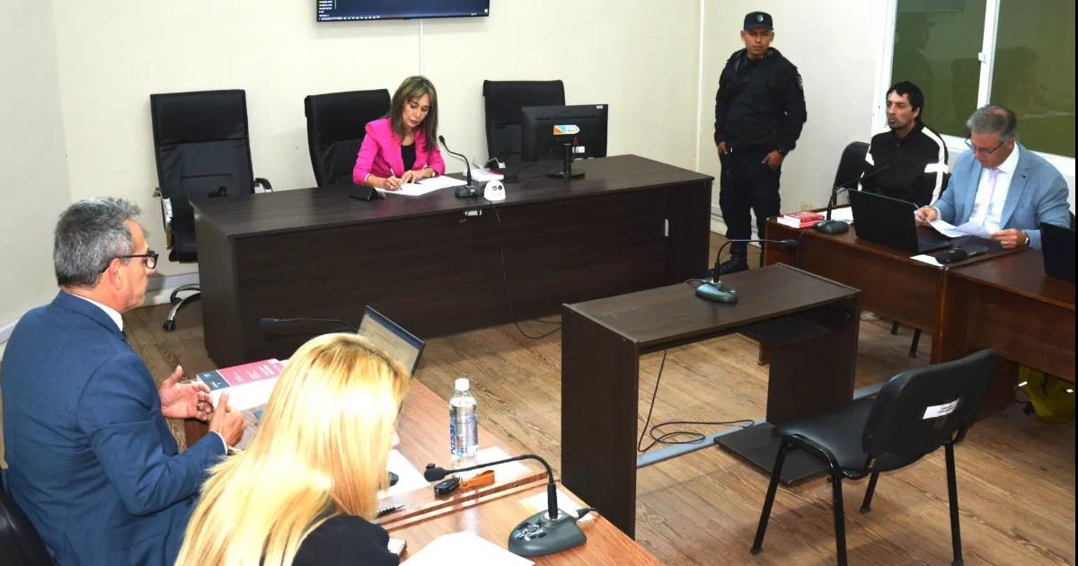 Condenaron a 2 antildeos y 8 meses de prisioacuten a un sujeto por robar en una vivienda