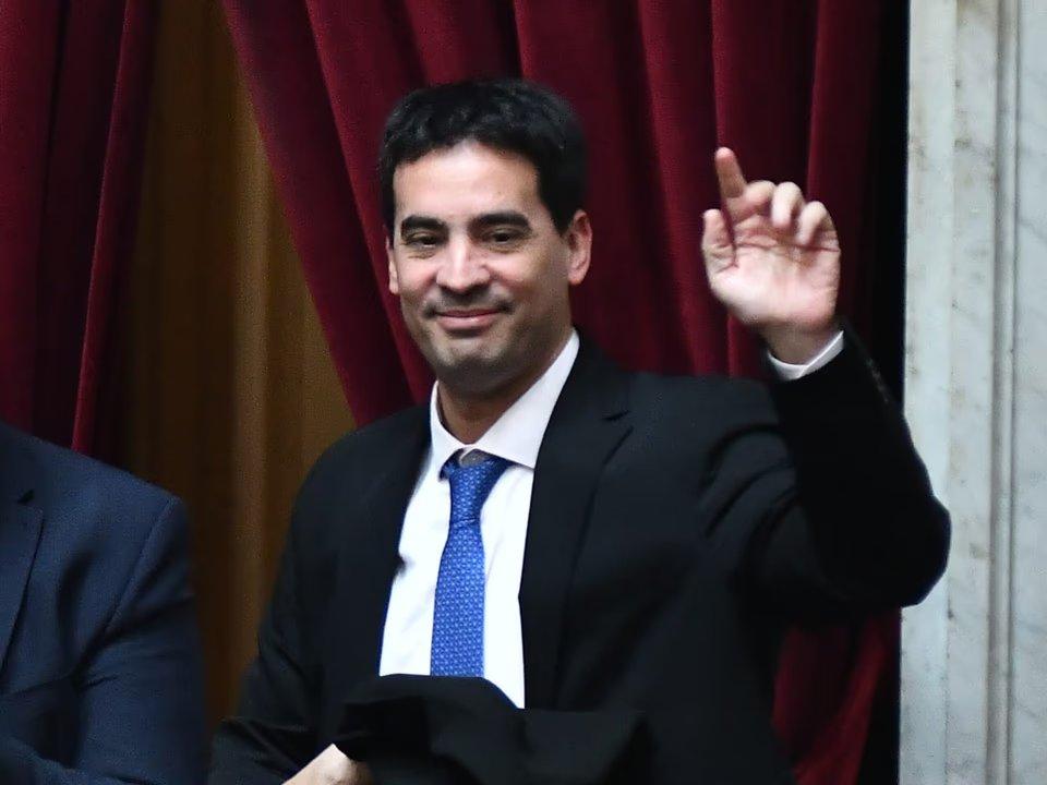 En medio de la autocriacutetica comunicacional Ravier protagonizoacute nuevos traspieacutes en la conferencia de prensa