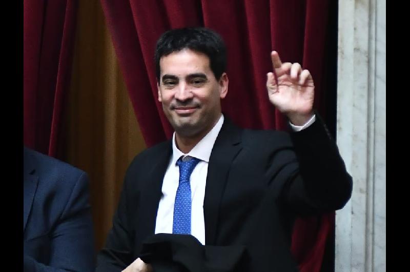 En medio de la autocriacutetica comunicacional Ravier protagonizoacute nuevos traspieacutes en la conferencia de prensa