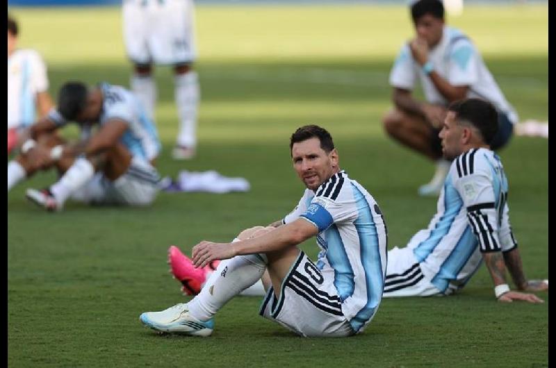 La frase de Messi que sembroacute incertidumbre sobre su retiro- ldquoTengo dudas de seguirldquo