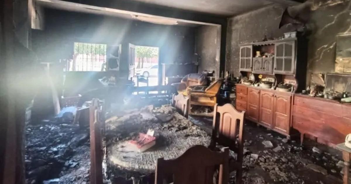 Rescataron a dos personas de un incendio en barrio Malvinas