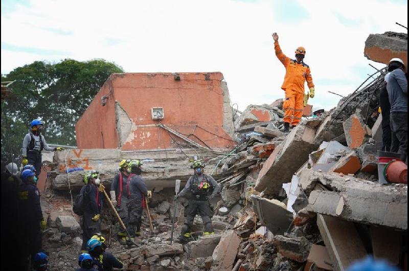 El nuacutemero de muertos por el sismo en Colombia sube a 273