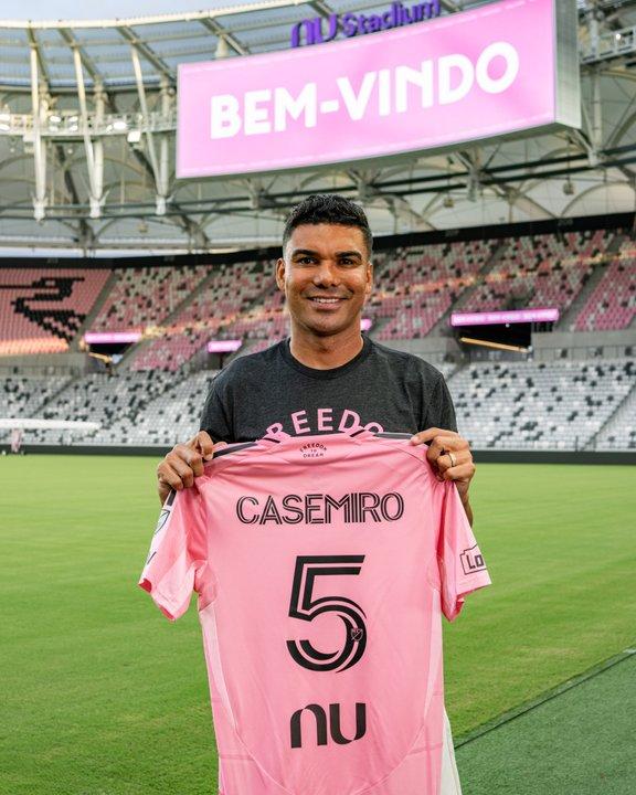 Casemiro llenoacute de elogios a Messi- ldquoHay que sacarse el sombrero es un ejemplordquo