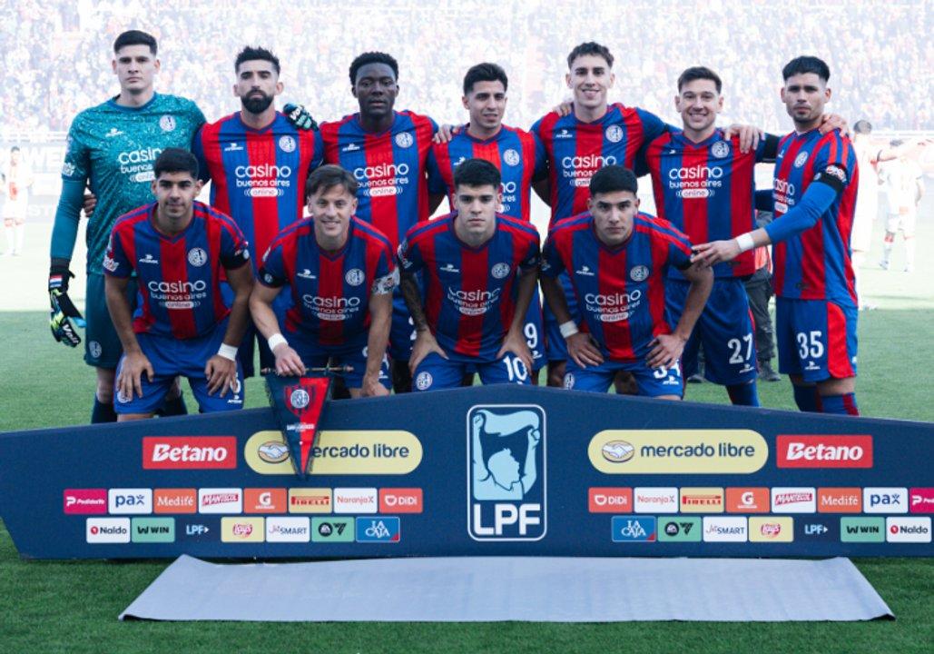 Cincuenta barras de San Lorenzo ldquovisitanrdquo al plantel tras la derrota ante Huracaacuten