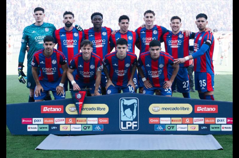 Cincuenta barras de San Lorenzo ldquovisitanrdquo al plantel tras la derrota ante Huracaacuten