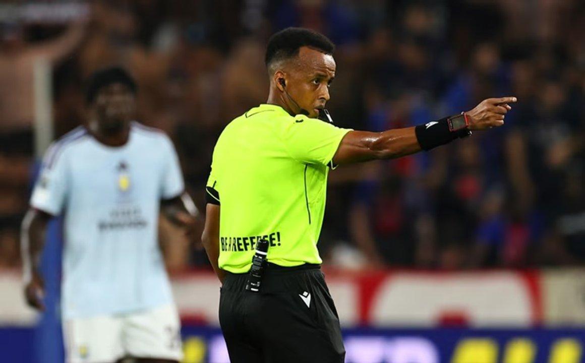 ldquoEsta fue mi Copa del Mundordquo- el dardo de Omar Artan a la FIFA tras arbitrar la Supercopa de Europa