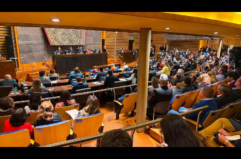 Misiones- la ausencia de Rovira y el desembarco de 30 intendentes exponen el nuevo mapa de poder