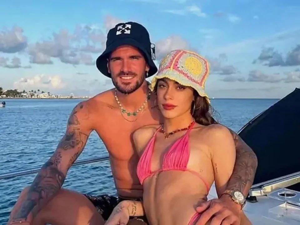 Las romaacutenticas fotos de Rodrigo De Paul y Tini Stoessel tras anunciar su casamiento