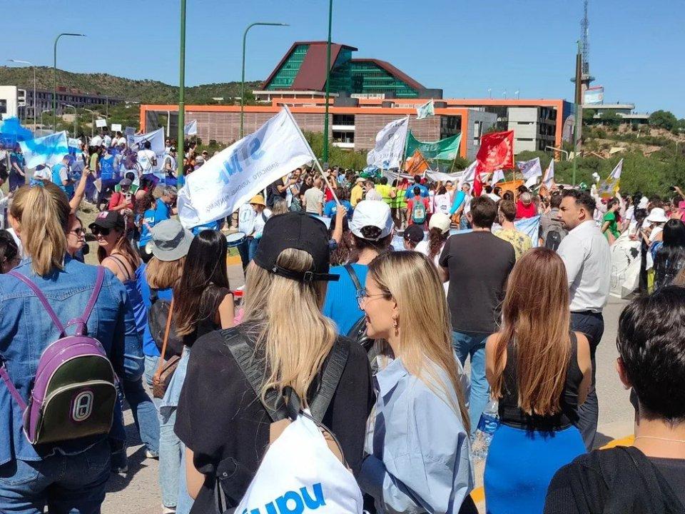 San Luis- el salario estatal promedio quedoacute por debajo de una canasta sindical