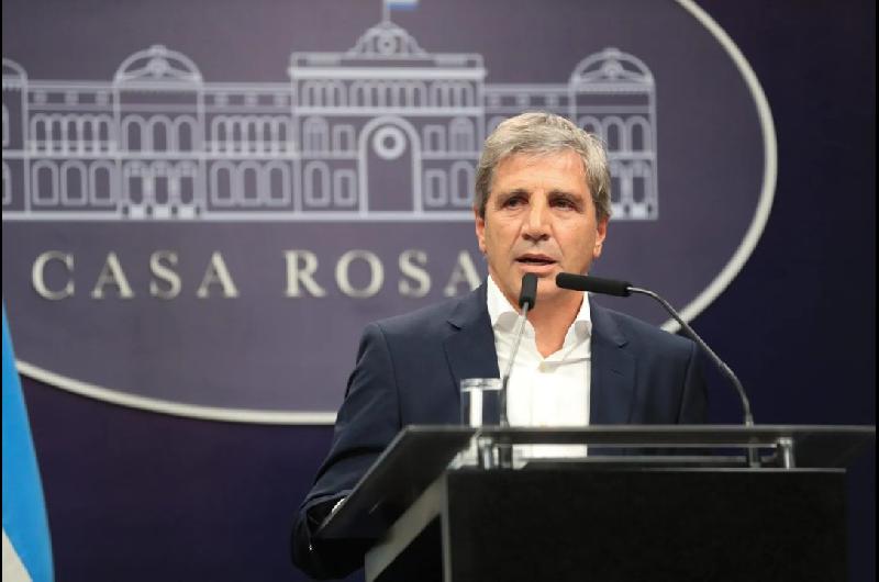 El Gobierno retuvo unos US 3000 millones de fondos de obras para volcar al deacuteficit cero