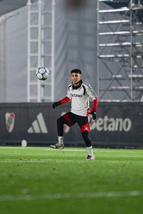 Con el debut de Almada la formacioacuten de River para enfrentar a Argentinos Juniors