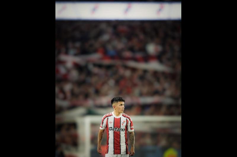ldquoQueacute lindo jugar acaacuterdquo- el posteo de Thiago Almada tras su debut en River y la foto de su infancia en el club