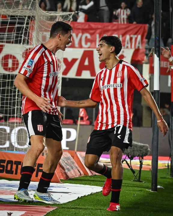 Estudiantes de La Plata visita a la Universidad Catoacutelica de Chile por los octavos de final de la Copa Libertadores