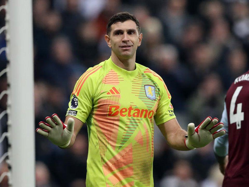 Aston Villa y Juventus habriacutean cerrado a otros arqueros- iquestqueacute seraacute del futuro del ldquoDiburdquo Martiacutenez