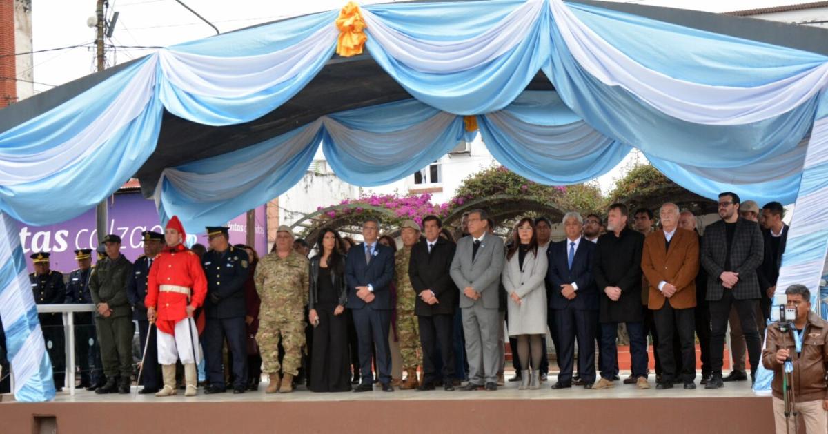 Pueblo y Gobierno evocaron al General Joseacute de San Martiacuten