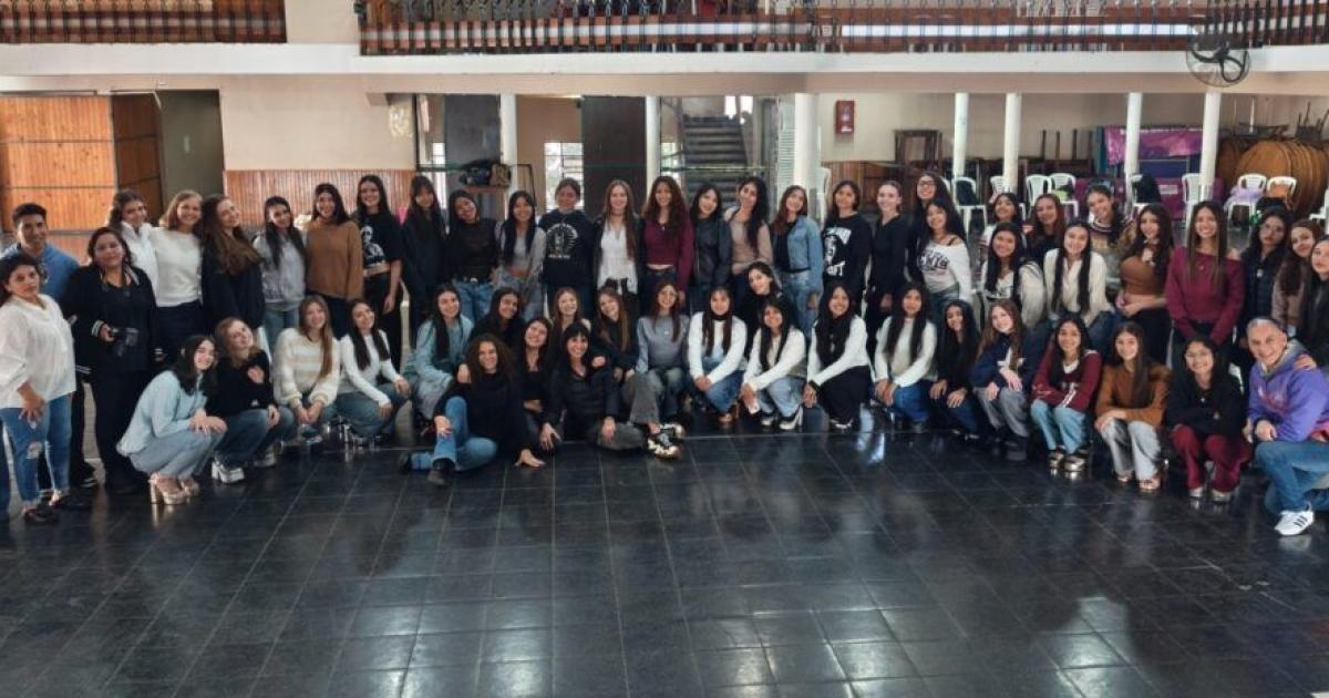 Iniciaron los ensayos para la eleccioacuten de la representante estudiantil de Capital
