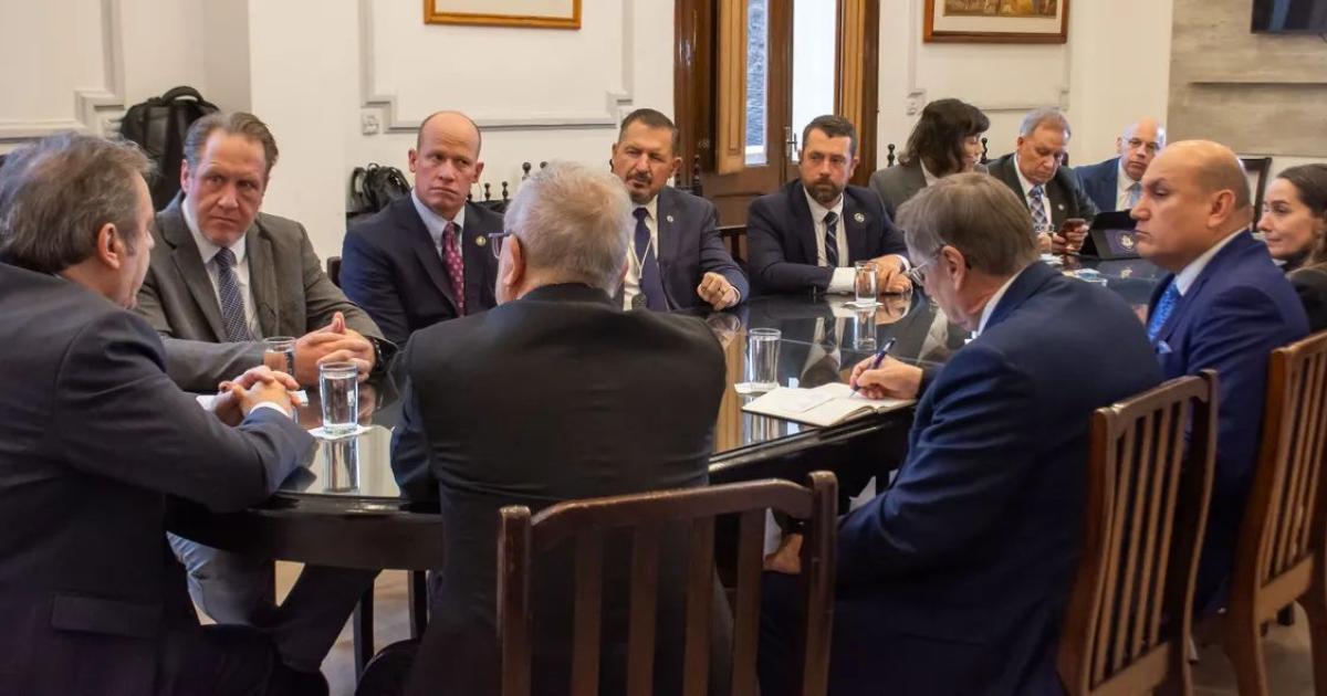 Bernis recibioacute a una comitiva del Estado de Utah interesada en oportunidades de negocios