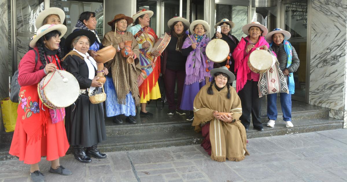 Realizaron marcha en homenaje a las Mujeres del Exodo Jujentildeo