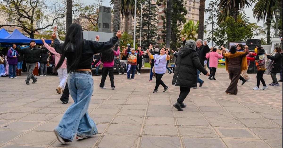 Mateada y folklore en la previa del Eacutexodo Jujentildeo