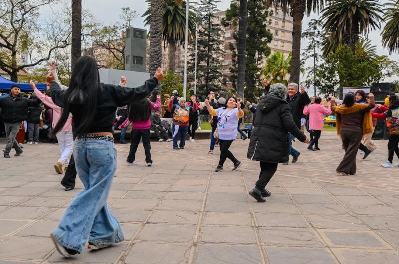 Mateada y folklore en la previa del Eacutexodo Jujentildeo