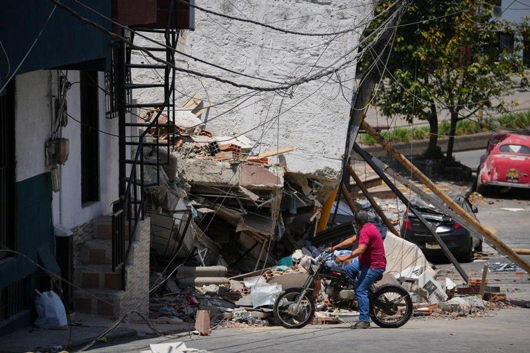 Terremoto en Colombia- asciende a 312 la cifra de viacutectimas fatales