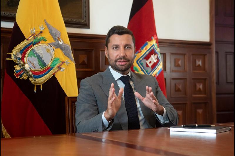 Accidente fatal en Kenia- mueren el director del CNI ecuatoriano Michele Sensi-Contugi y su esposa en choque de helicoacuteptero