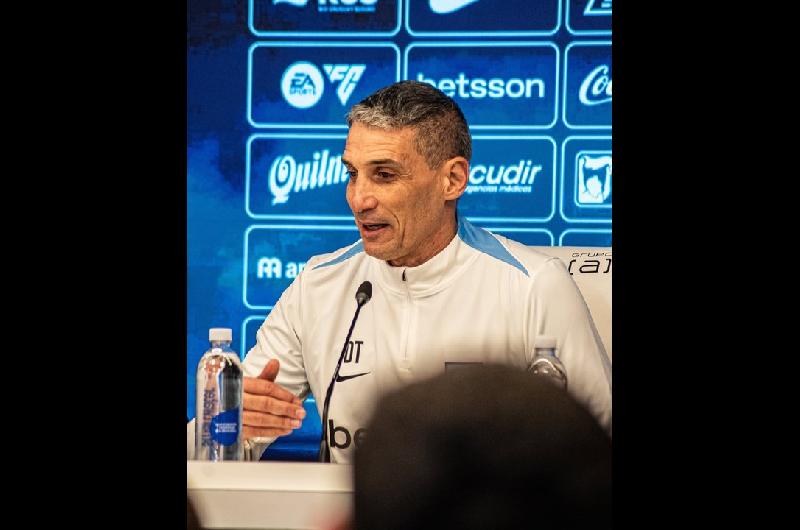 Vojvoda sobre la clasificacioacuten de Racing en la Copa Argentina- ldquoQuiero al club unido los resultados van a llegarrdquo