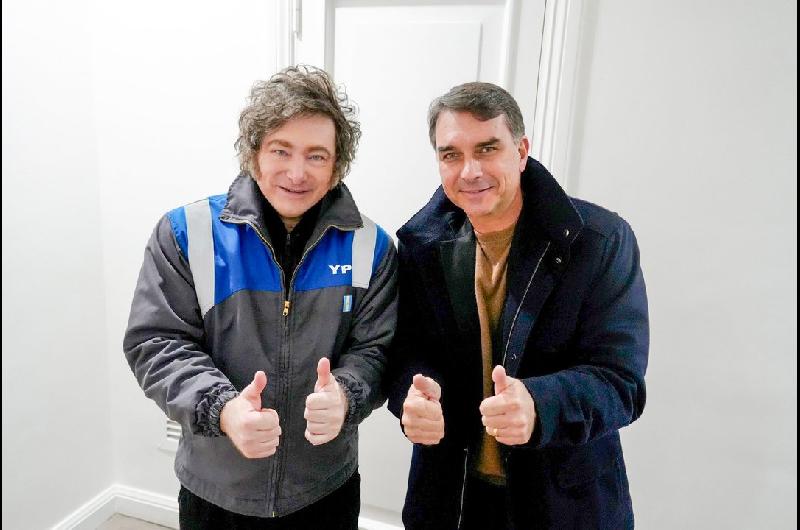 En el Gobierno admiten que un triunfo de Flavio Bolsonaro en Brasil podriacutea eclipsar la figura de Milei