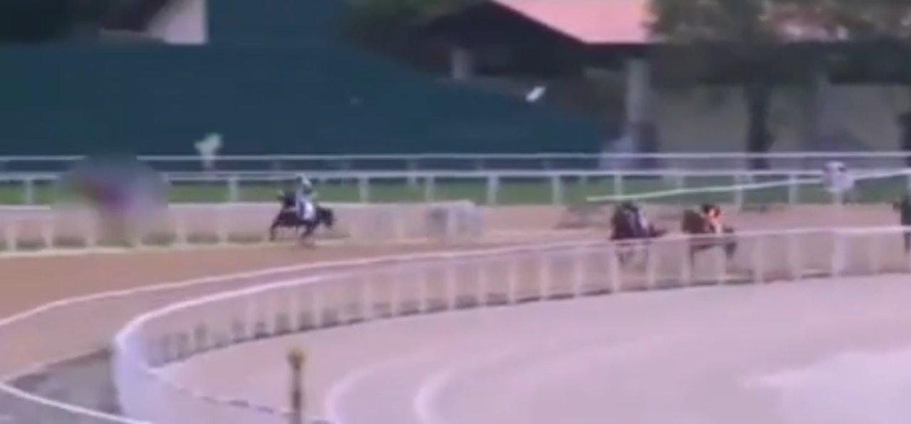 Tragedia en el turf sudamericano- murioacute el jockey Leandro Henrique tras caerse de su caballo en plena carrera