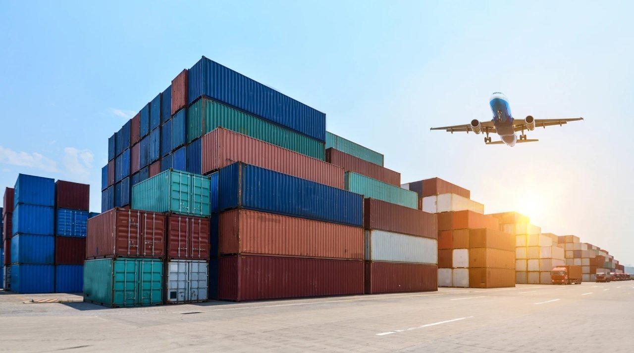 Con el impulso de las exportaciones energeacuteticas el superaacutevit comercial superoacute los US 2100 millones en julio