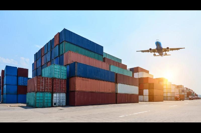 Con el impulso de las exportaciones energeacuteticas el superaacutevit comercial superoacute los US 2100 millones en julio