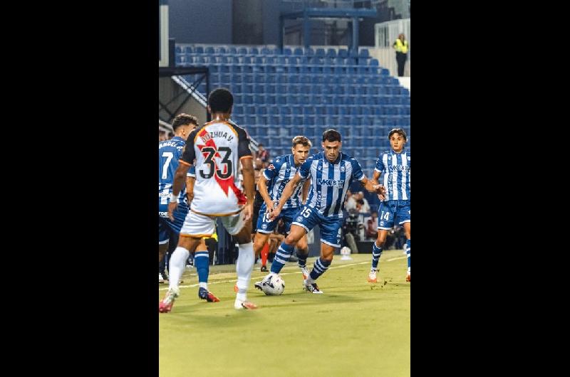 El Alaveacutes empatoacute con el Rayo Vallecano y es el nuevo liacuteder de LaLiga