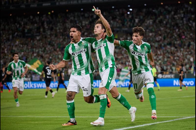 El Real Betis debutoacute con un triunfo ante la Real Sociedad en La Liga 202627