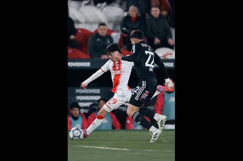 Huracaacuten y Riestra terminaron con un empate con sabor a poco en la fecha interzonal del Torneo Clausura