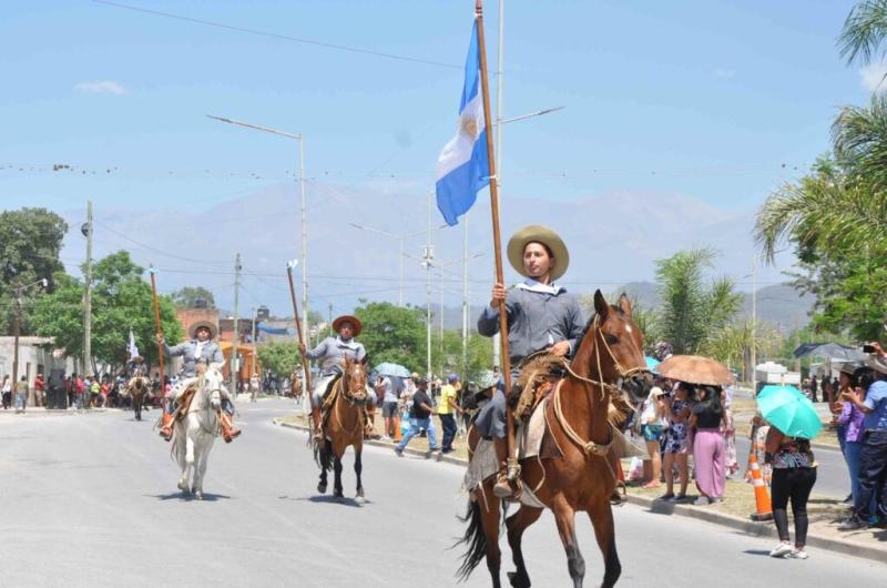 El pueblo de Jujuy conmemora el 214ordm aniversario del Eacutexodo Jujentildeo